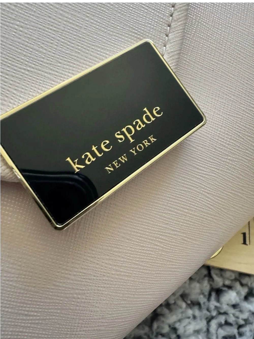 Kate Spade New York Anna Medium Envelope Leather Convertible Clutch Parchment EC